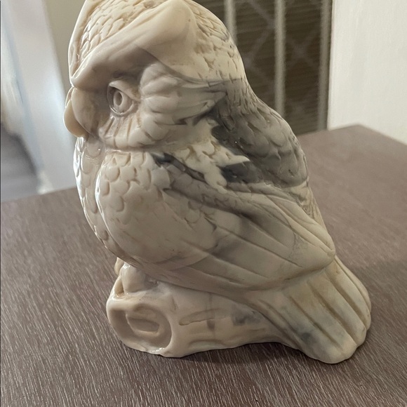 Cream Owl Sculpture Solid Bone - Picture 9 of 9